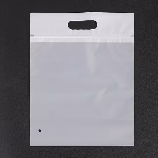 カスタム印刷された透明な PE/PVC/PEVA/EVA プラスチックつや消しジッパー バッグ (衣料品、下着、衣類包装用)